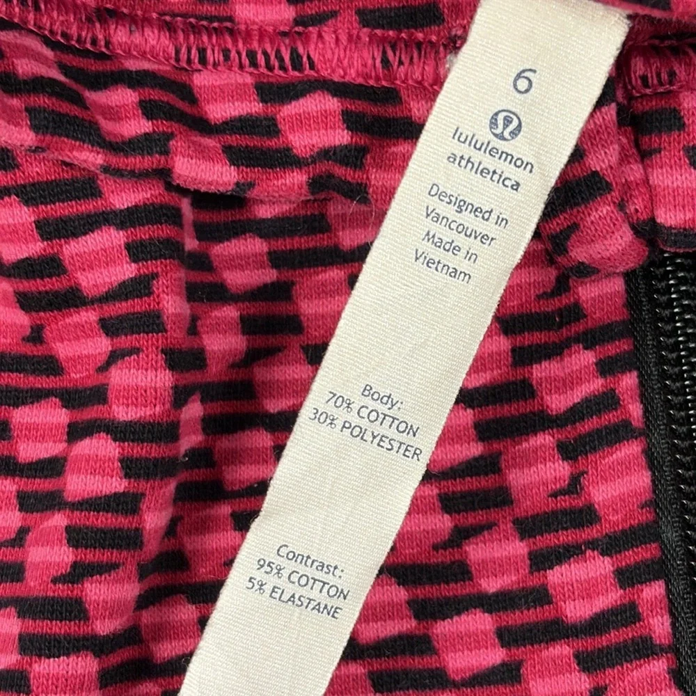 Lululemon Radiant Jacket -Deep Dive Berry / Black Rumble Size 6